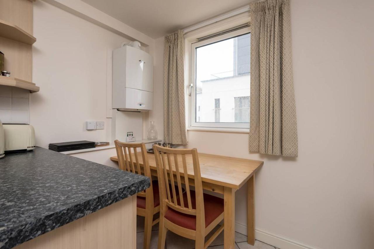 Joivy Old Town Apartment With Parking Close To Royal Mile Edinburgh Exterior photo